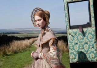 Do kin přichází zahajovací film karlovarského festivalu Jana Eyrová.