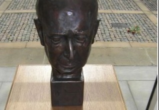 Pohled z chodby Černína 2