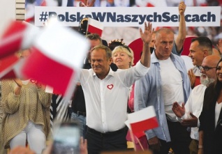 tusk mítink