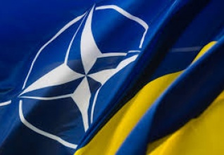 nato ukrajina vlajky